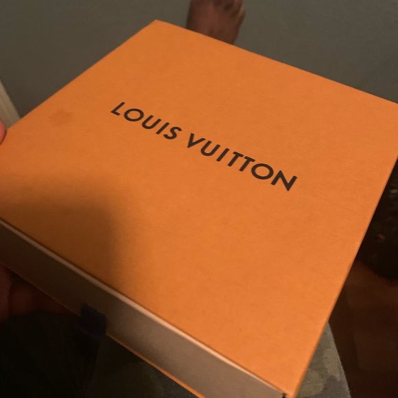 Louis Vuitton Belt Initiales - Picture 5 of 8